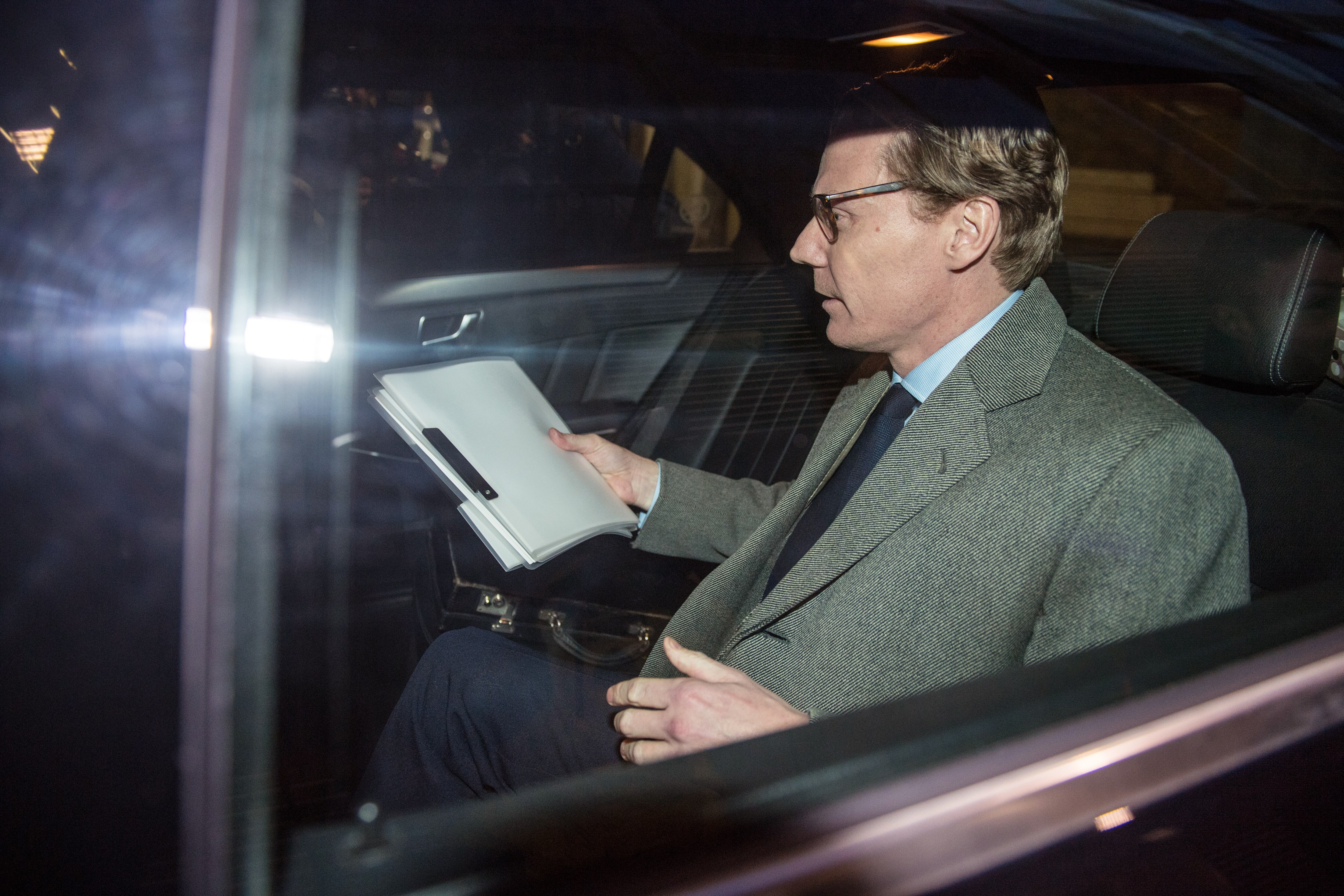 Cambridge Analytica's Board Suspends CEO Nix Amid Inquiry