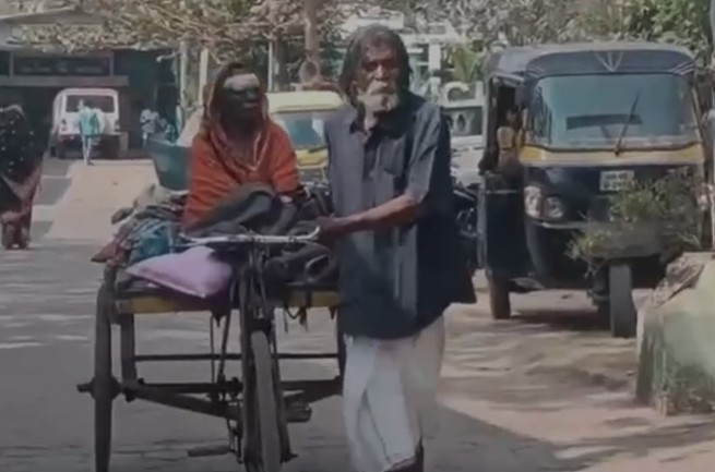 ओडिशा के 'दशरथ मांझी'... बीमार पत्नी को रिक्शे पर लाद 300KM दूर पहुंचा 75 वर्षीय बुजुर्ग, कहानी रुला देगी