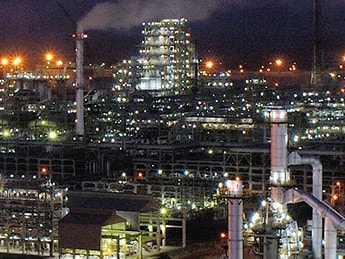 Reliance Industries Q1 Results: Profit Up 39% On One-Time Gain; Margin Expands, But Misses Estimates