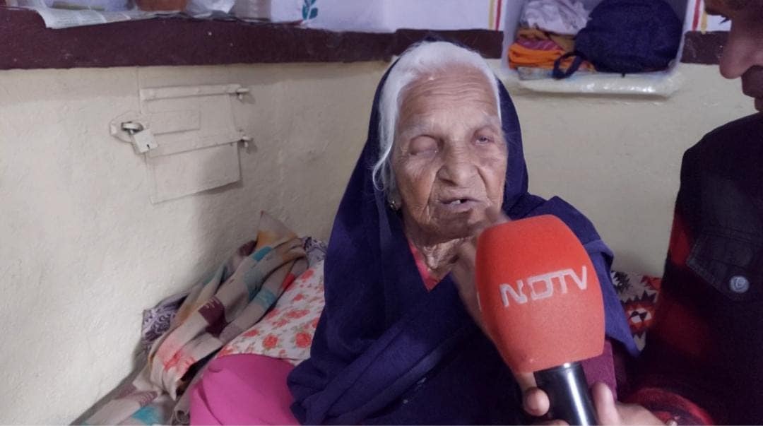 मोहनी देवी को घुंघरू और ढोलक की आवाज सुनाई देती थी. 