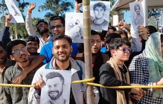 खिलाड़ियों के स्वागत के लिए आए फैंन्स ने कई खिलाड़ियों के स्कैच बनाकर उनका उत्साह बढ़ाया.
