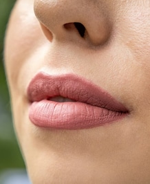 Home Remedies For Chapped Lips In Winters