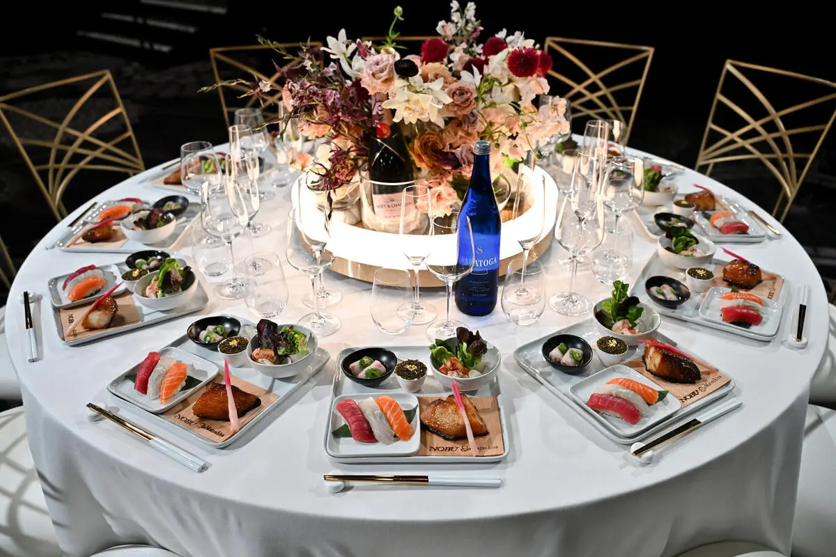 After Critics' Choice Debate, Golden Globes' Meal Gets Internet Talking