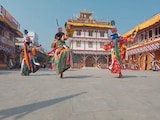 बोधगया में भूटान से आए तिब्बती बौद्ध भिक्षुओं ने किया मास्क डांस, जानें क्यों खास है ये परंपरा बोधगया में भूटान से आए तिब्बती बौद्ध भिक्षुओं ने किया मास्क डांस, जानें क्यों खास है ये परंपरा