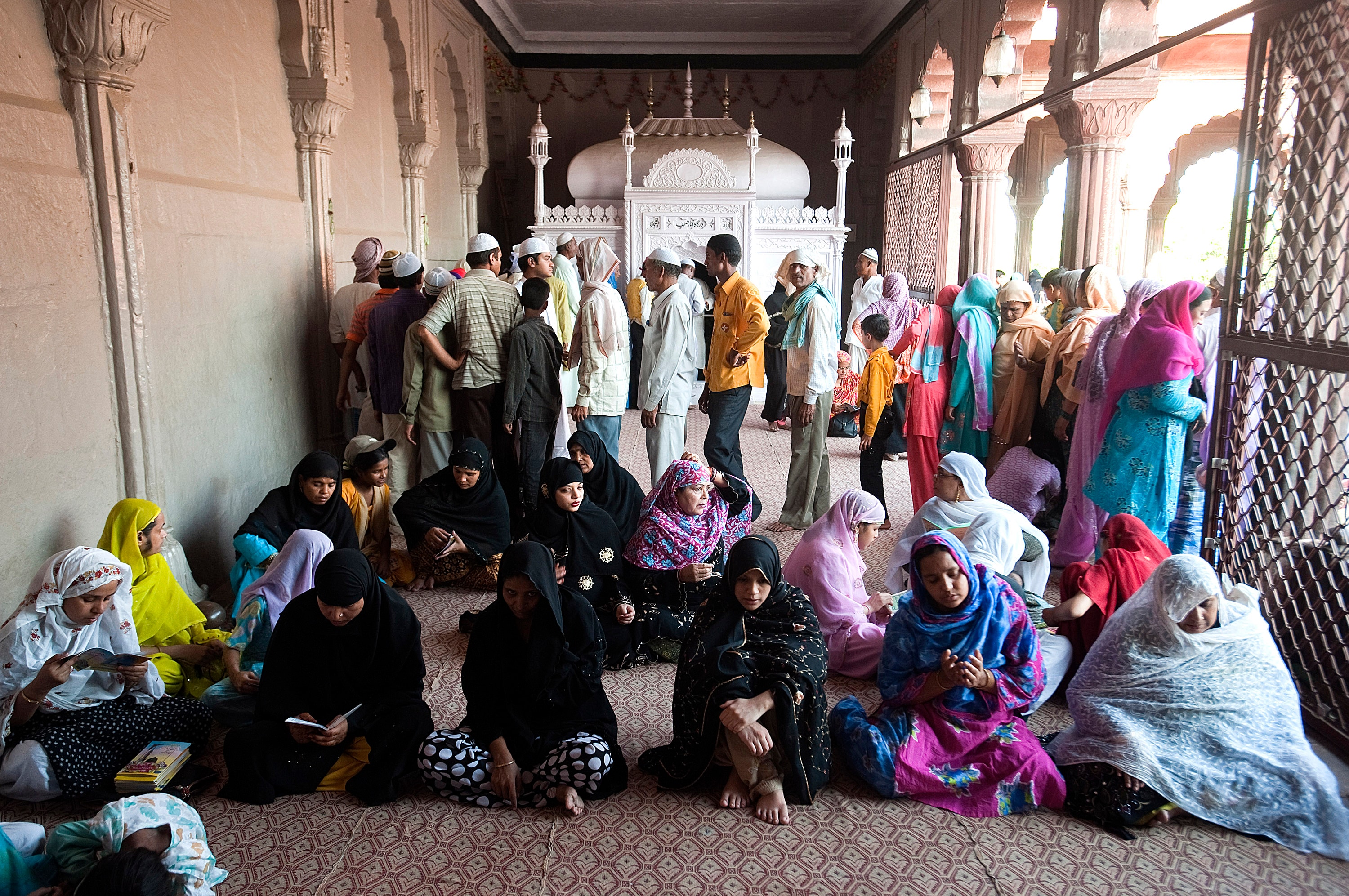 Cabinet Clears Ordinance To Make Triple Talaq A Penal Offence