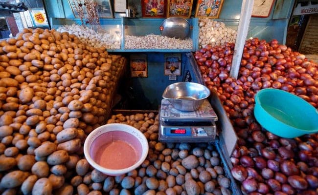 Consumer Inflation Seen Speeding Up In January But Still Below RBI Goal: Poll