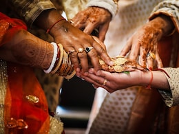 Bageshwar Dham: बागेश्वर धाम में फिर गूंजेगी शहनाइयां, नेपाल सहित देश के 300 बेटियों का विवाह कराएंगे&nbsp;पंडित धीरेंद्र शास्त्री, सूची जारी