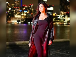 कौन हैं बला की खूबसूरत येशा सागर? WPL 2026 के उद्घाटन मुकाबले की सारी महफिल अकेले लूट ली