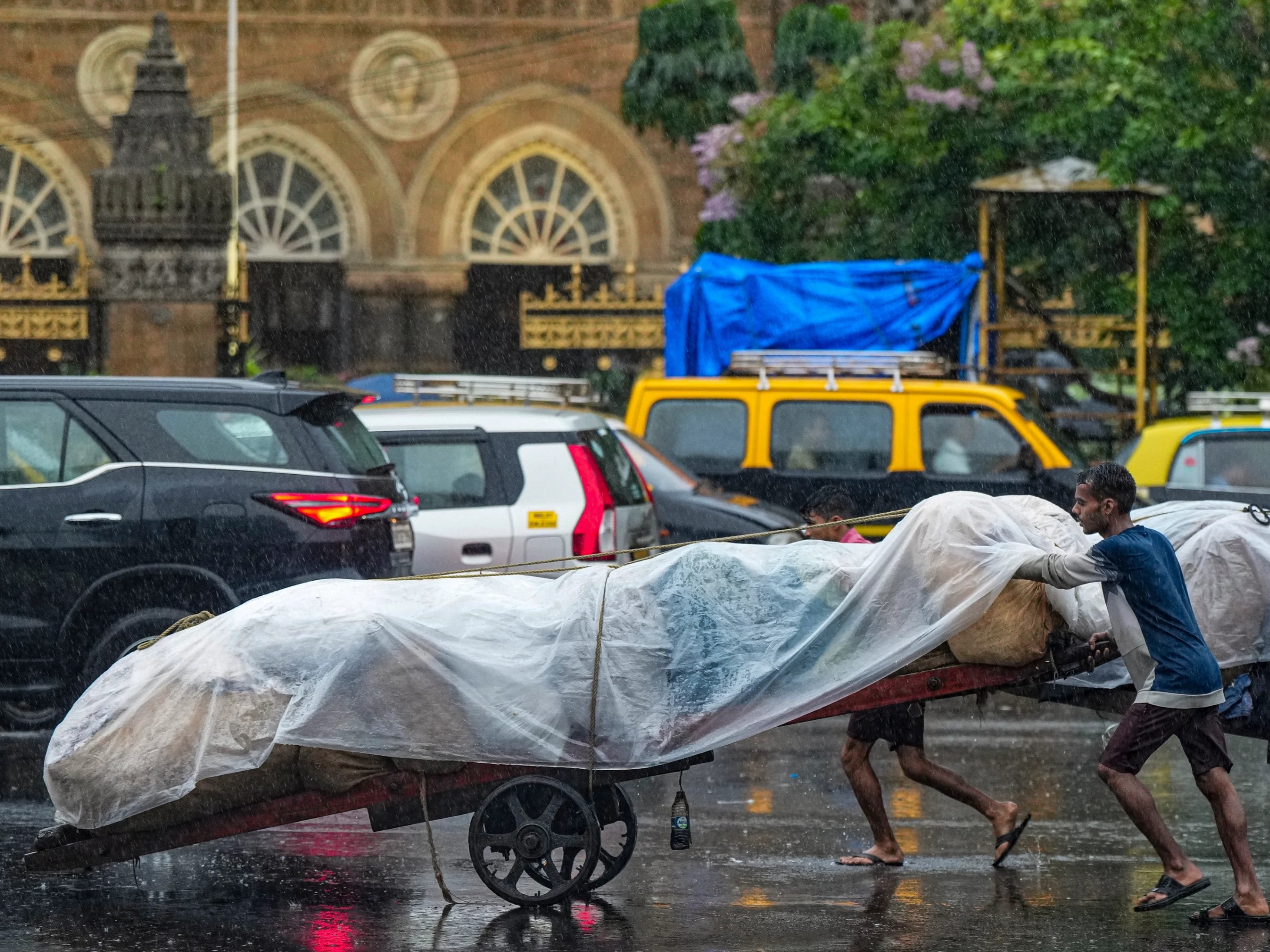 Mumbai Rains: City Witnesses Unusual Spell On New Year Day