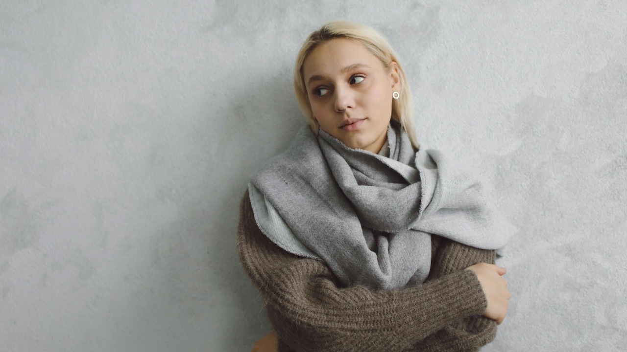 How To Dress Comfortably For Air-Conditioned Offices Without Heavy Layers