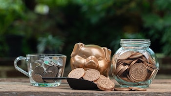 Rs 10,000 A Month Into Crypto Vs Rs 10,000 Into Mutual Funds: What Changes Over Five Years?