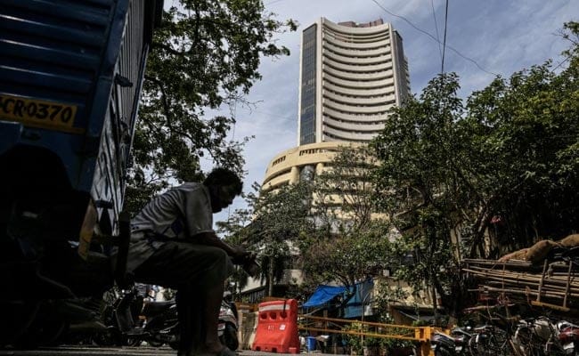 Sleep Deprived, Extra Hours: How Bankers Work Under Mega IPO Frenzy