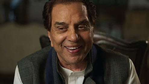 धर्मेंद्र ने सेहत की परवाह किए बिना जब रात ढाई बजे की जिद, 'इक्कीस' के सेट से दिल छू लेने वाली कहानी