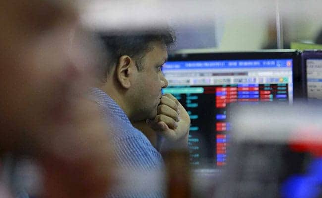 Sensex Snaps Eight-Day Winning Streak Led By Declines In RIL, HDFC Bank