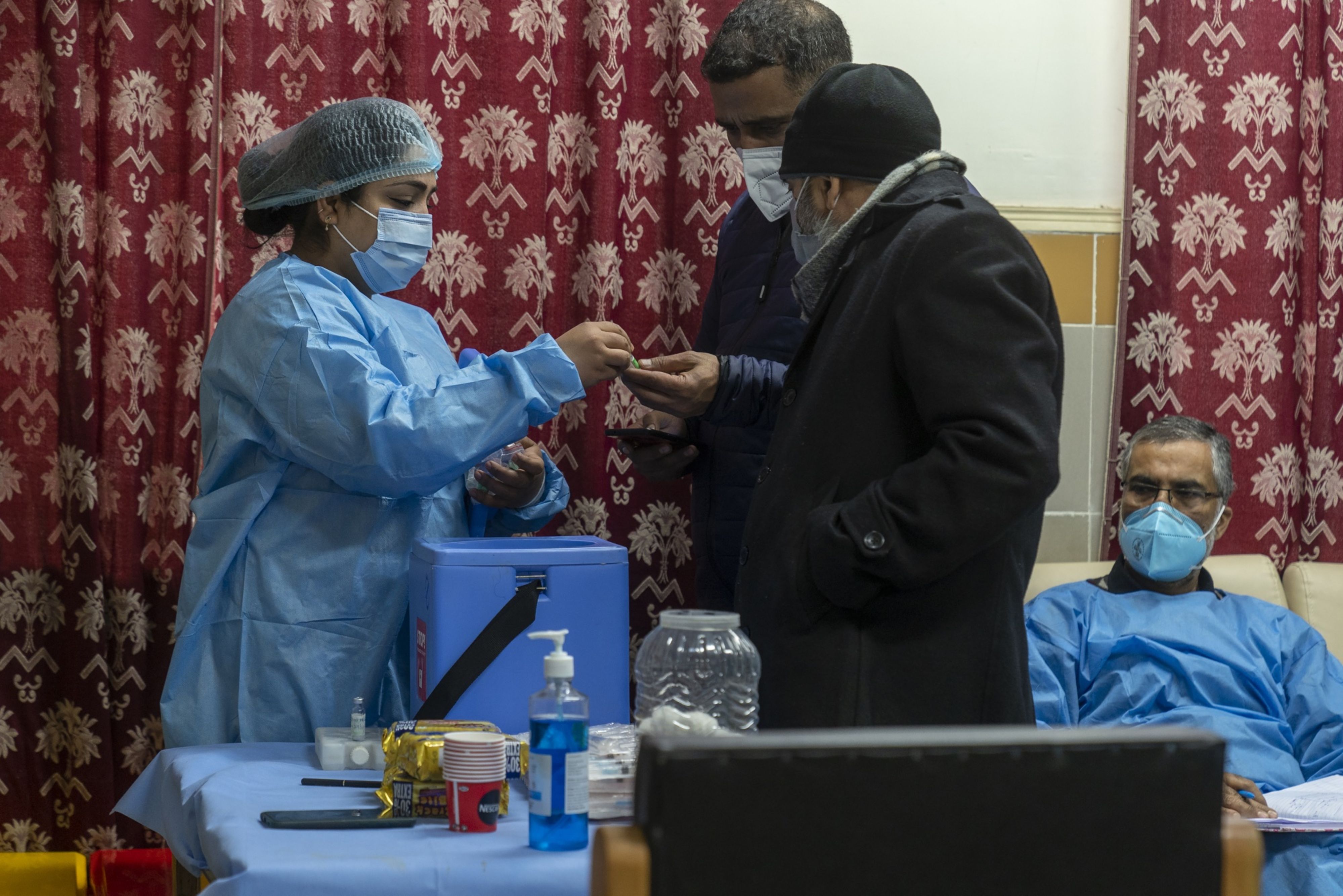 Coronavirus India Updates: Active Cases Drop To 1.6 Lakh Even As Vaccination Drive Slows Down