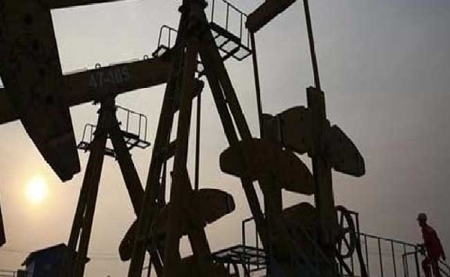 OPEC, Russia See Smooth Road To Global Deal On Output Cut