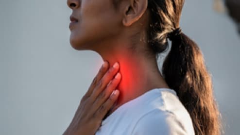 गले की खिच-खिच होगी दूर और आवाज बनेगी सुरीली, बस अपनाएं आयुर्वेद के ये आसान नुस्खे