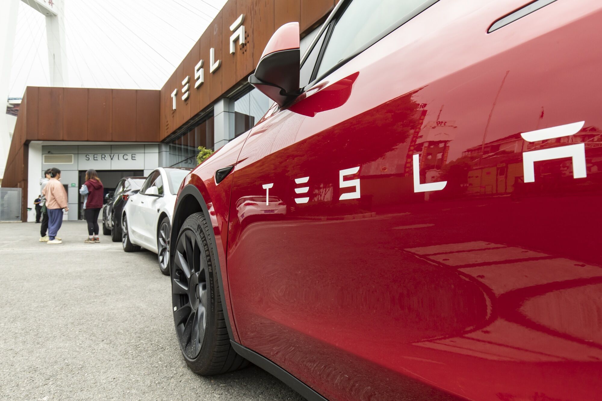 Tesla Recalls 1.6 Million Cars In China Due To Autopilot Crash Risk
