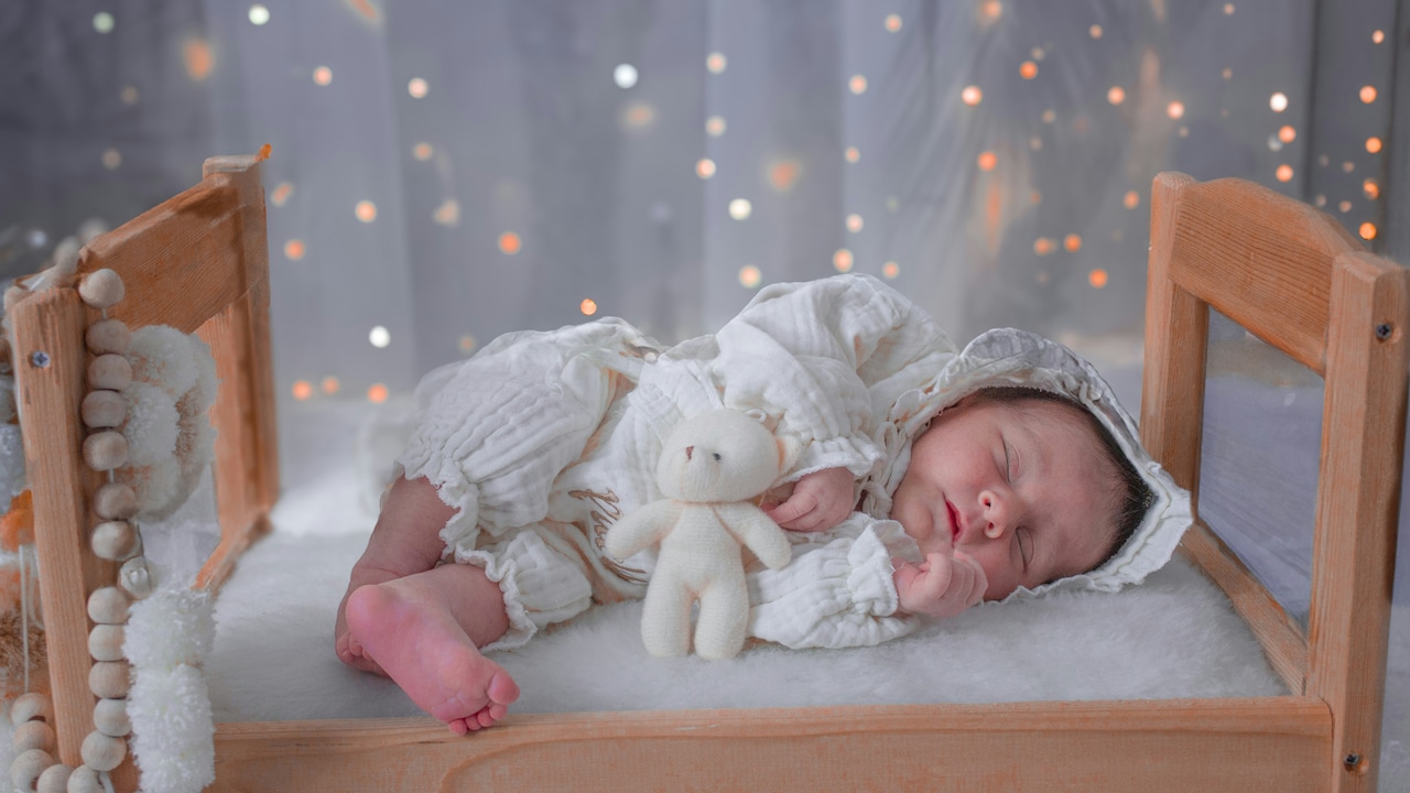 Are Zippers Or Snap Buttons Safer For Newborn Sleepsuits? Pros, Cons And Expert Tips Are Zippers Or Snap Buttons Safer For Newborn Sleepsuits? Pros, Cons And Expert Tips