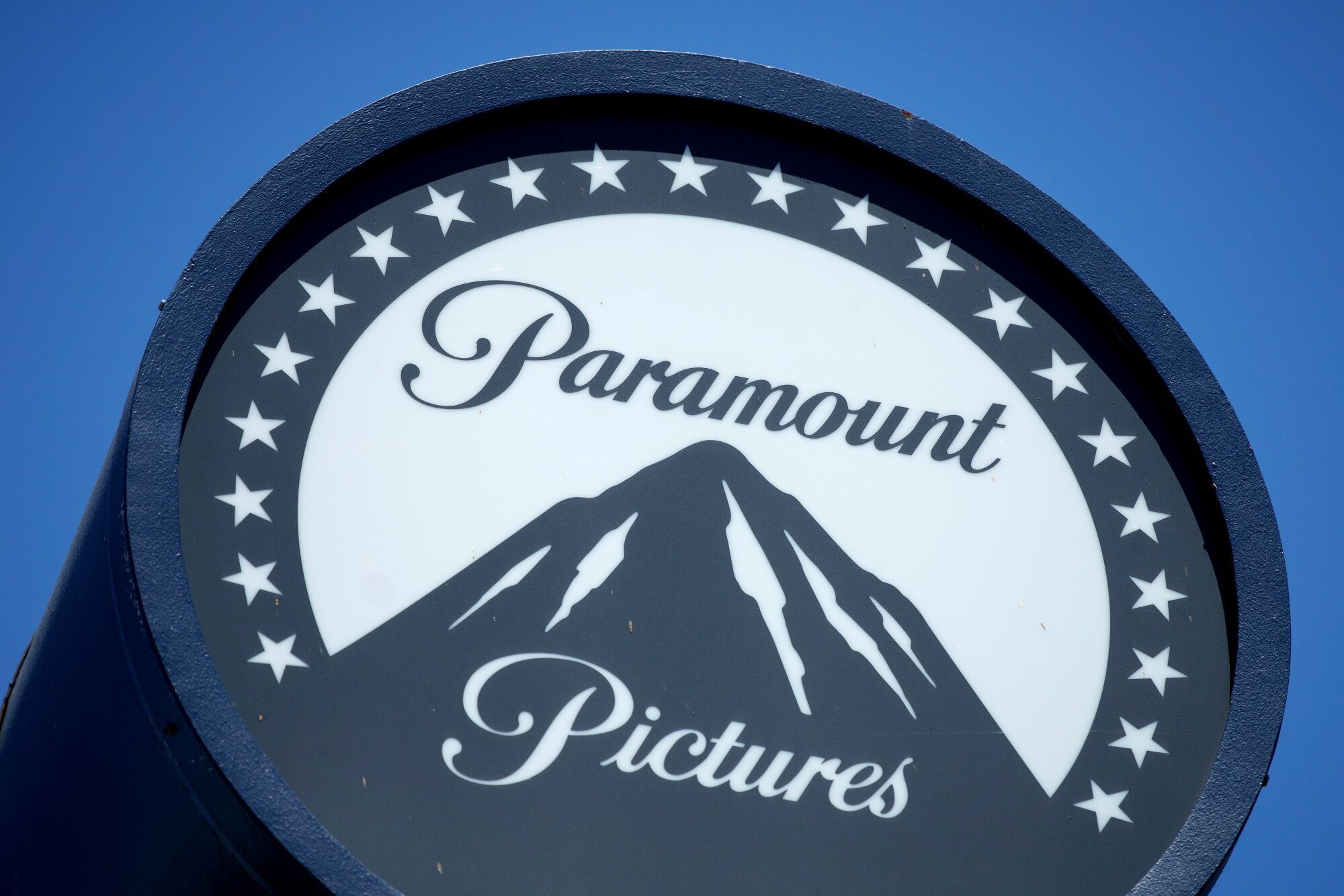 Paramount To Weigh Apollo Offer As Ellison&rsquo;s Exclusivity Ends