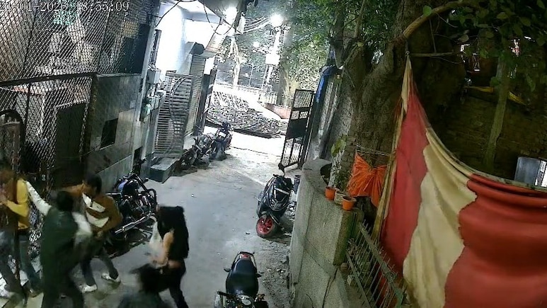 25-Year-Old Man Stabbed To Death In Delhi, Manhunt Underway