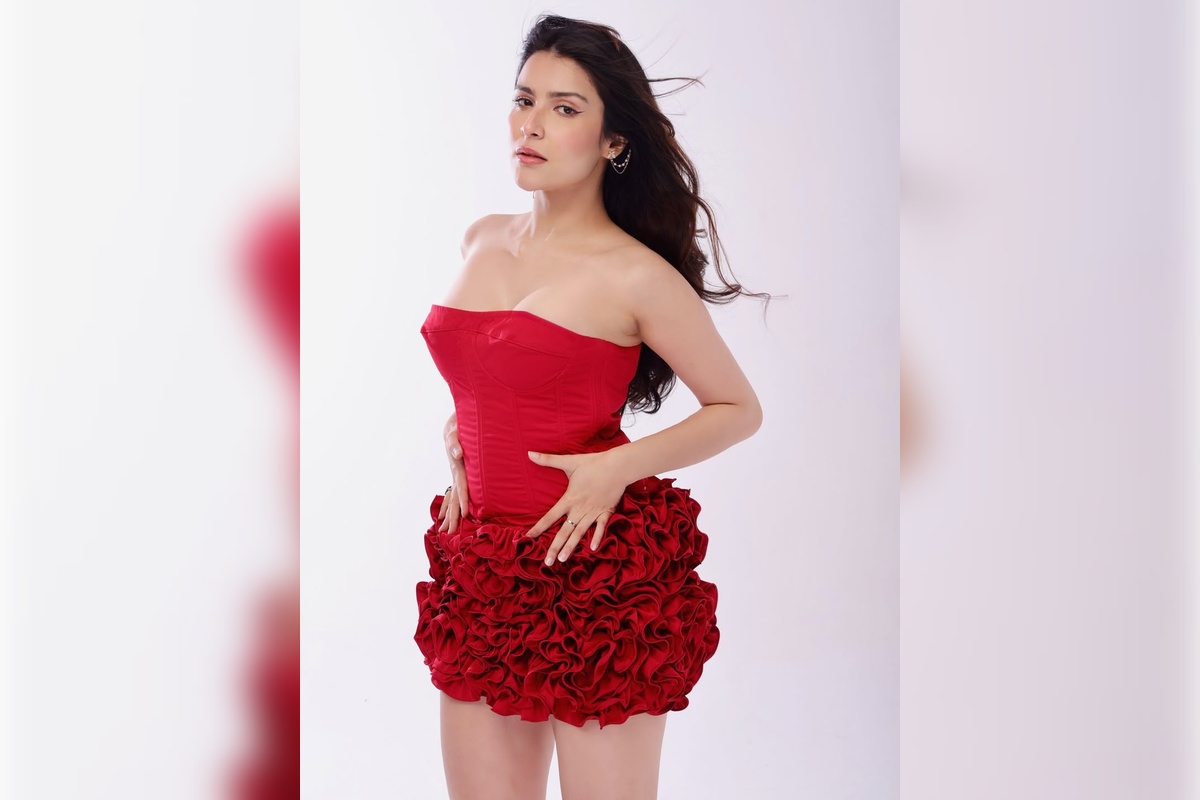 Khanzaadi Sparks Concern After Being Admitted to Hospital; Fans Await Update