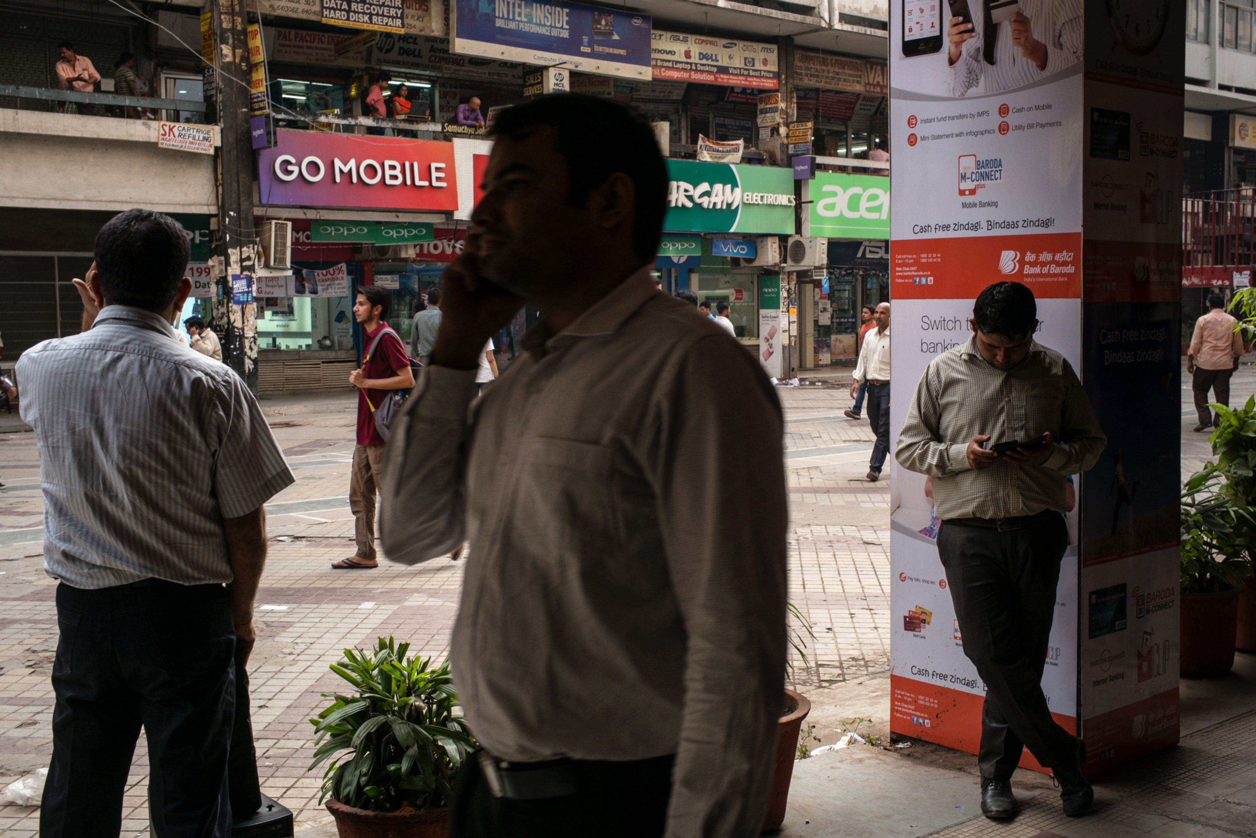 Motilal Oswal: Telecom Sector Trend - Subscriber Churn Taking Place