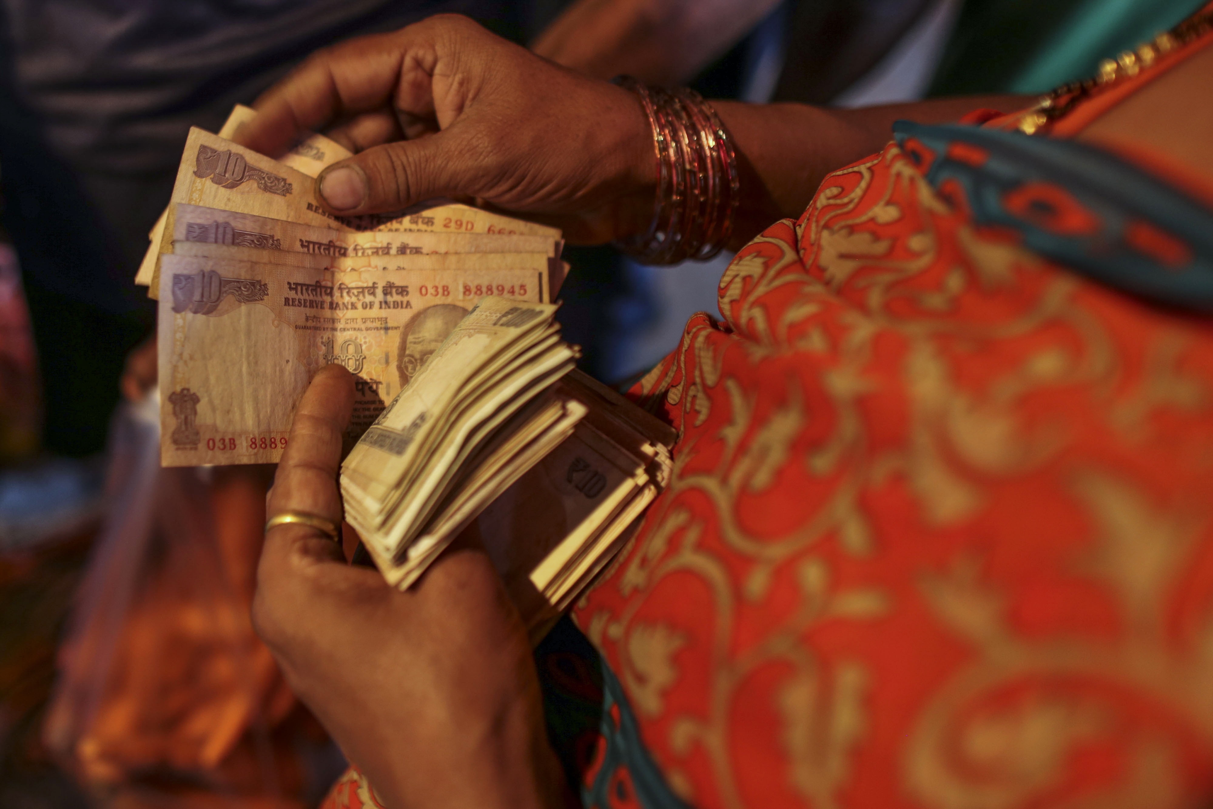 RBI Gets Approval To Print Rs 10 Plastic Currency Notes