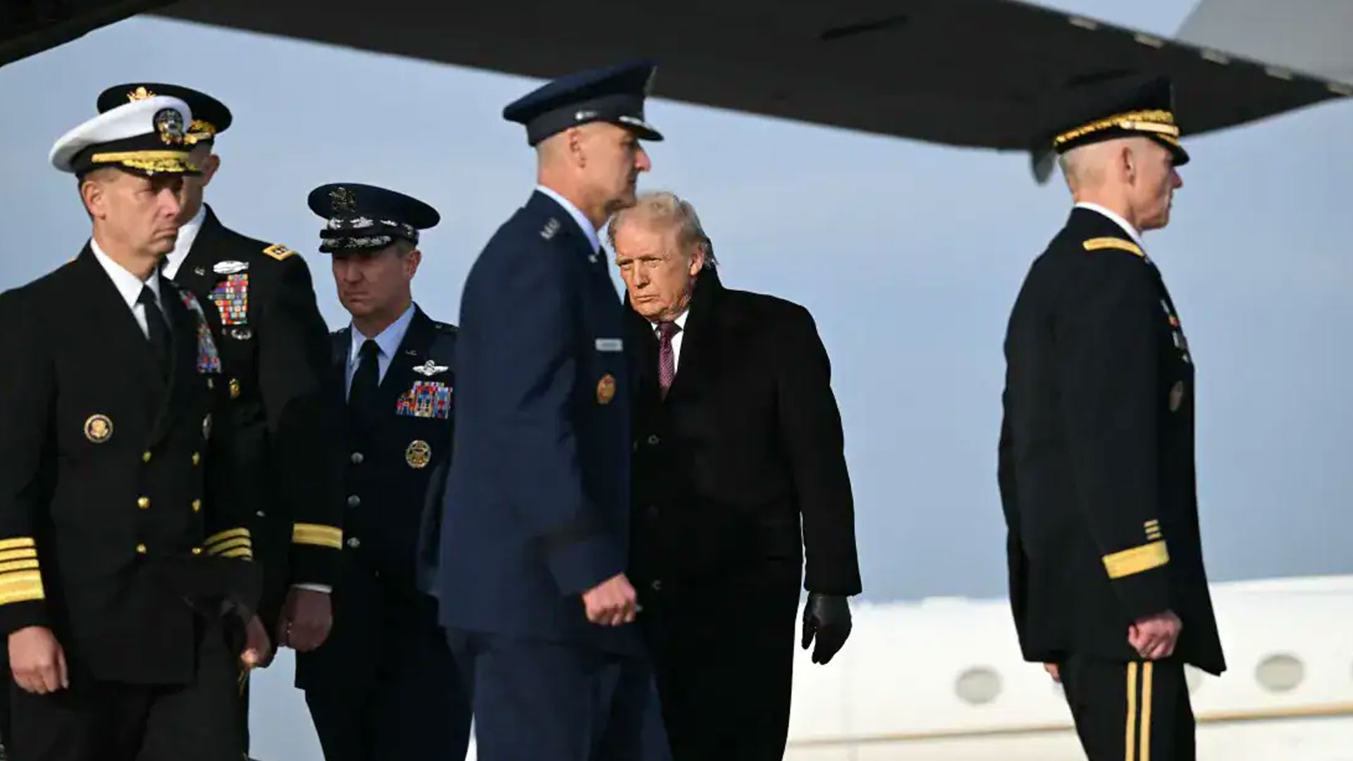 Trump's Davos-Bound Plane Returns To US Base After "Minor" Tech Issue