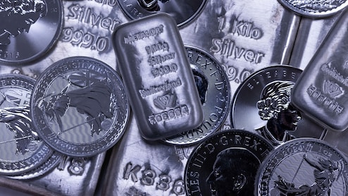 Gold Rises Past $4,700 to Record as Greenland Crisis Escalates