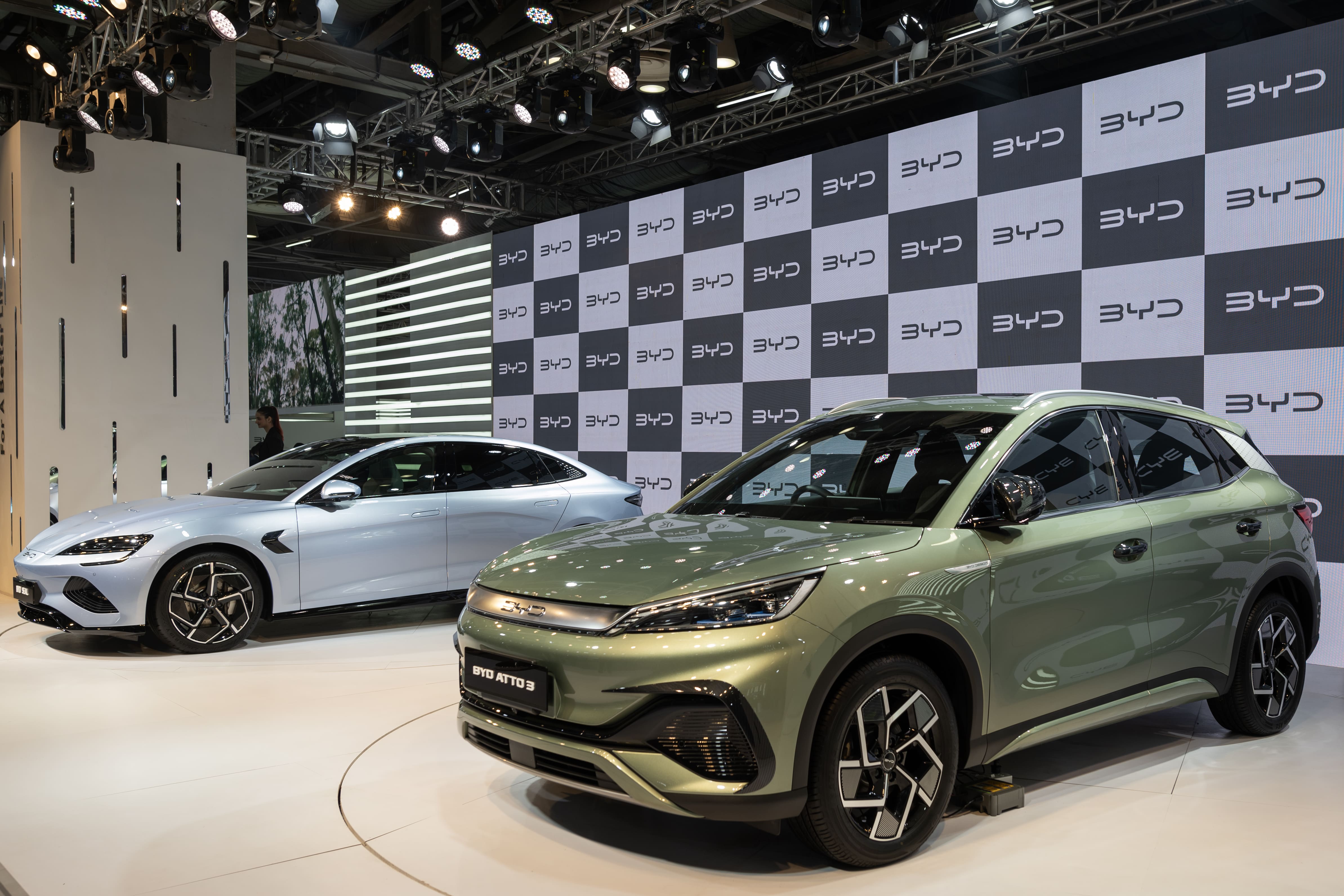 BYD Weighs India Expansion As Hundreds Of Car Orders Pile Up