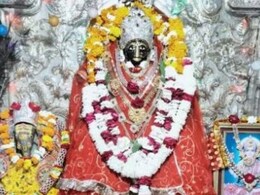 राजस्थान के इस जिले में पेन-कॉपी चढ़ाने से प्रसन्न होती हैं शारदा मां, उमड़ती है छात्रों की भीड़