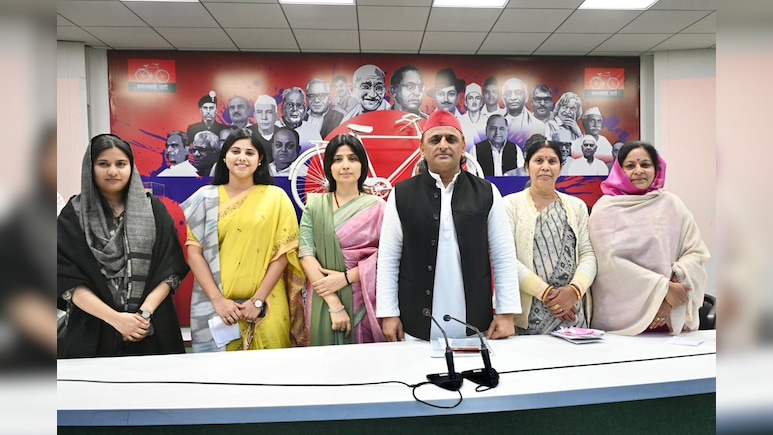 संविधान खतरे में... अखिलेश ने बीजेपी पर की आरोपों की बौछार; बनाई मिशन 2027 की रणनीति