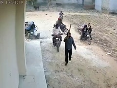 फरीदाबाद में बदमाशों का खुला तांडव; लाठी-डंडे और हथियार लहराते CCTV में कैद हुए उपद्रवी