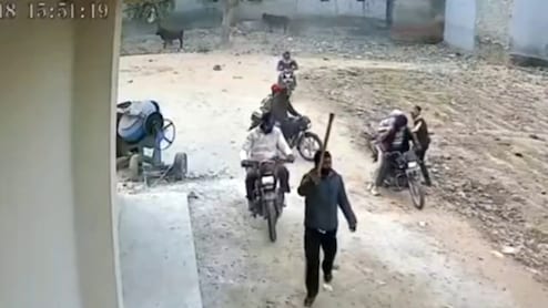 फरीदाबाद में बदमाशों का खुला तांडव; लाठी-डंडे और हथियार लहराते CCTV में कैद हुए उपद्रवी