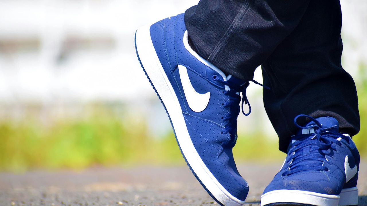 Try these tips to choose sneakers that make daily commute light and quick Try these tips to choose sneakers that make daily commute light and quick