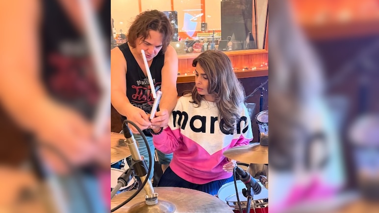 मल्लिका शेरावत को चढ़ा नया शौक, वीडियो देख रह जाएंगे हैरान, नहीं समझ पाएंगे अब करना क्या चाहती हैं