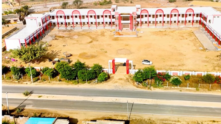 जालोर: जब सरकार से टूटी उम्मीद, गांव के लोगों ने खुद बनाया आधुनिक 4.50 करोड़ का स्कूल; पेश की मिसाल