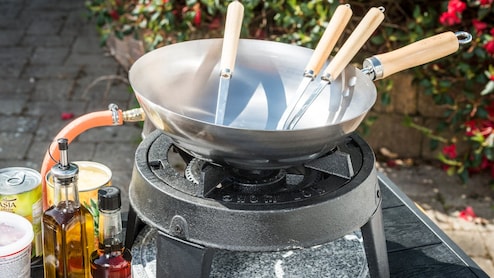 Using Iron Utensils Can Boost Menstruating Women's Health; Nutritionist Shares Tips