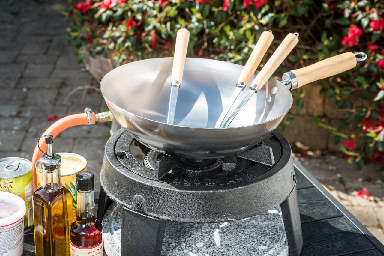 Using Iron Utensils Can Boost Menstruating Women's Health; Nutritionist Shares Tips