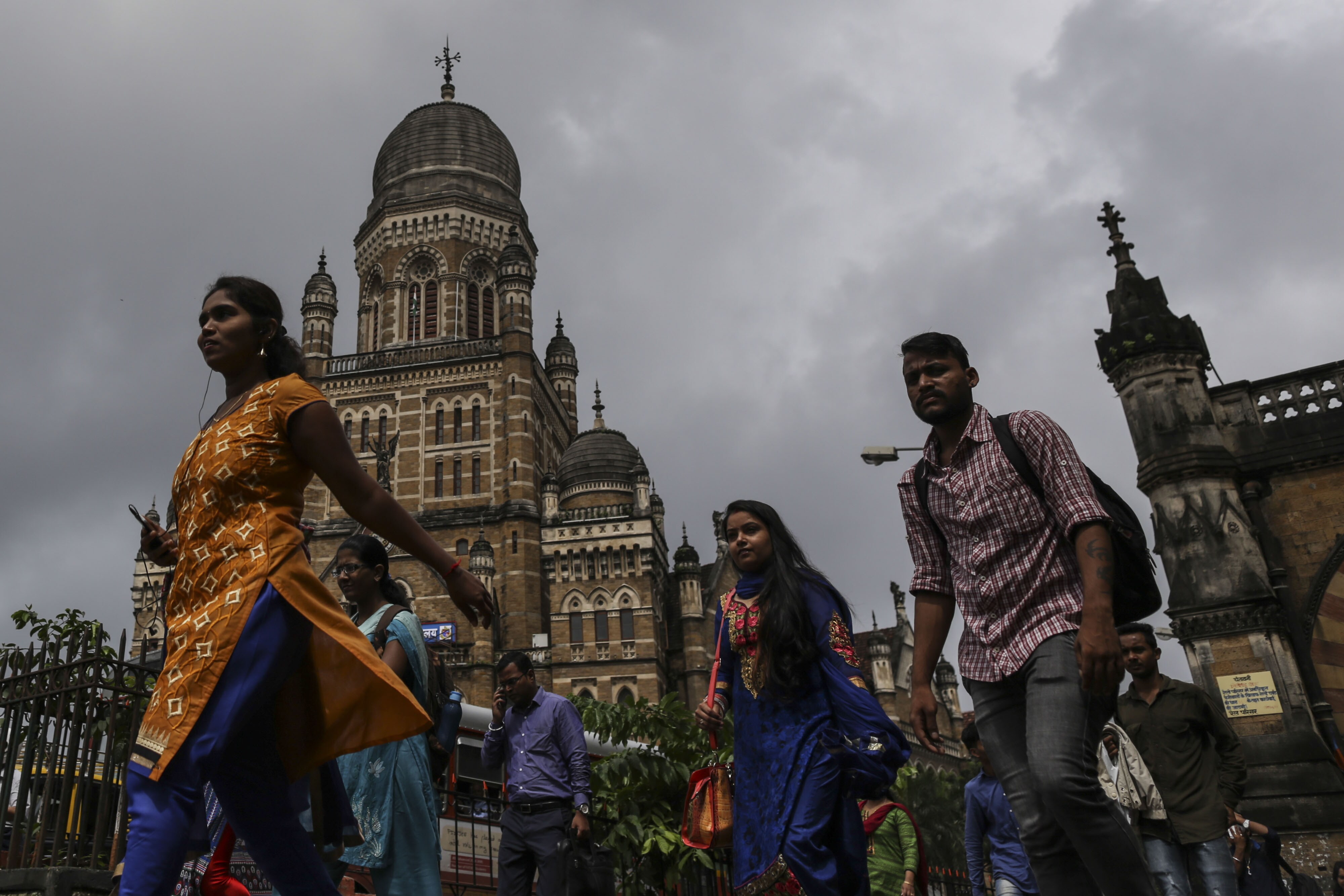 Indian Economy To Gain Momentum In Second Half Of FY17: Report