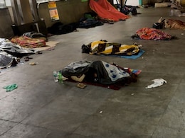 Sleeping Outside AIIMS, Patients, Relatives Battle Cold, Pollution And Rats