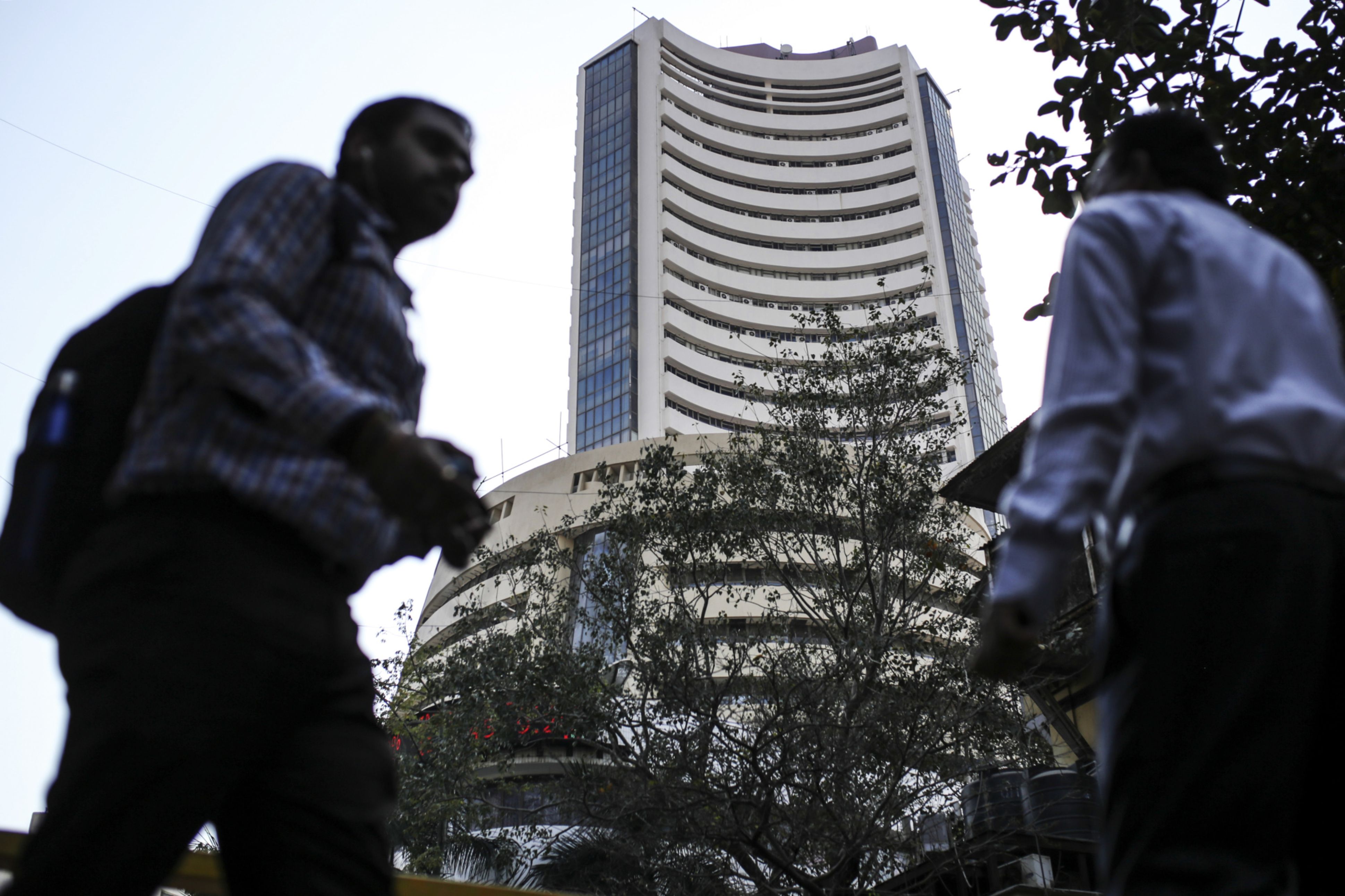 Sensex, Nifty Snap Two-Day Losing Streak As RIL, HDFC Lead