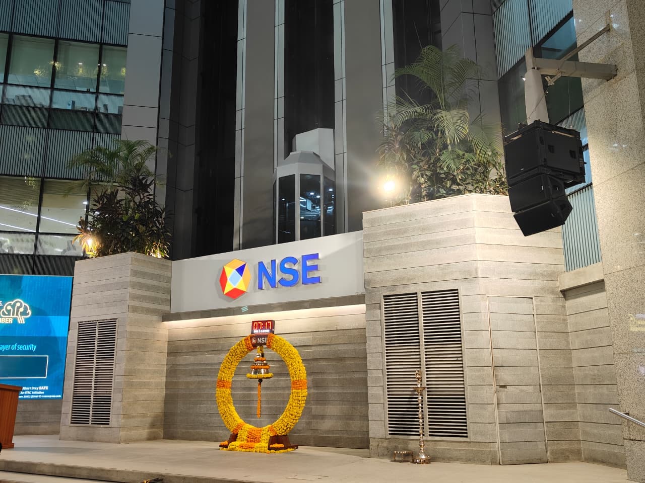 Bulls Retreats After Hitting Record: Nifty Ends Below 26,200; Sensex Slips 500+ Points From Day's High
