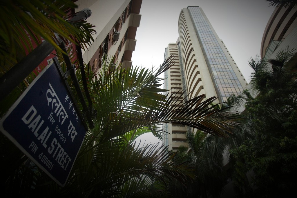 Sensex, Nifty Extend Losses On Mixed Earnings, Karnataka Uncertainty