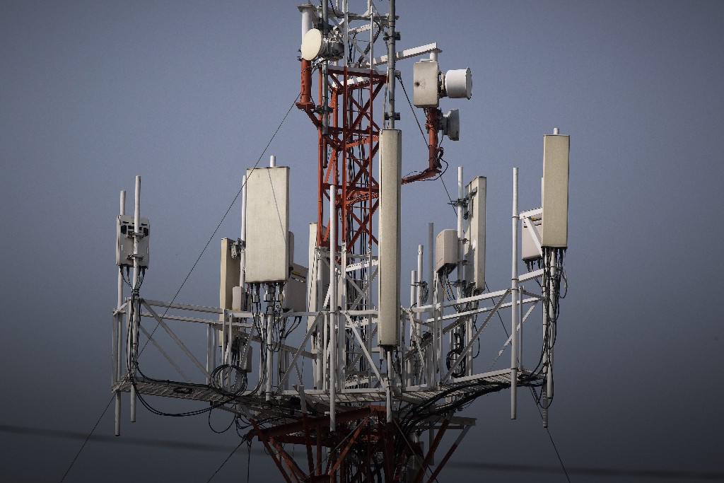 Tata’s Potential Wireless Business Shutdown Faces First Hurdle