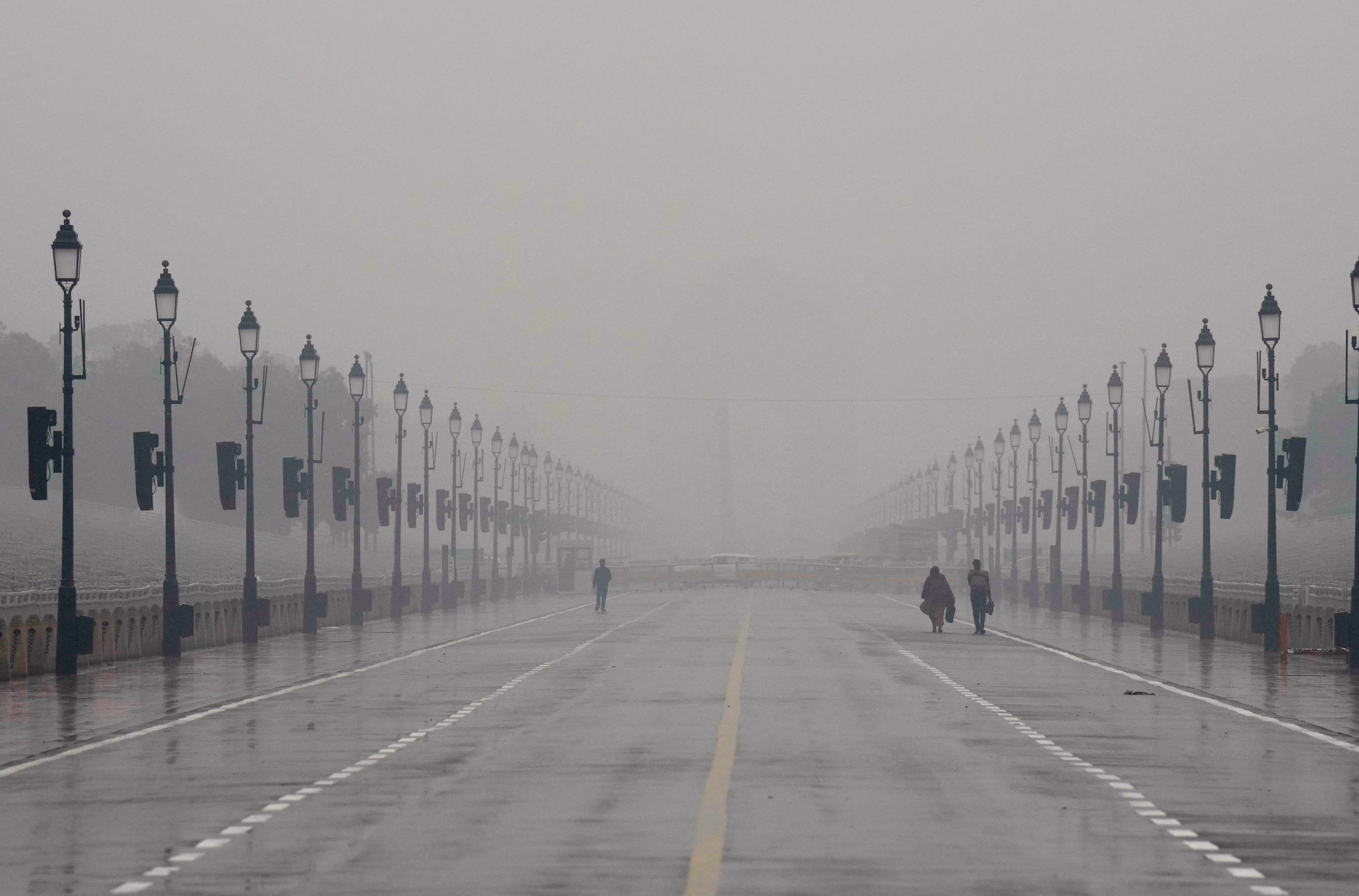 Delhi Weather Updates: Overnight Thunderstorm Disrupts Electricity Supply Across Capital