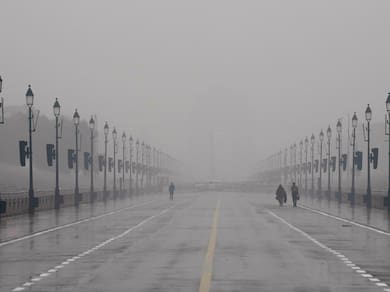 Delhi Weather Updates: Overnight Thunderstorm Disrupts Electricity Supply Across Capital