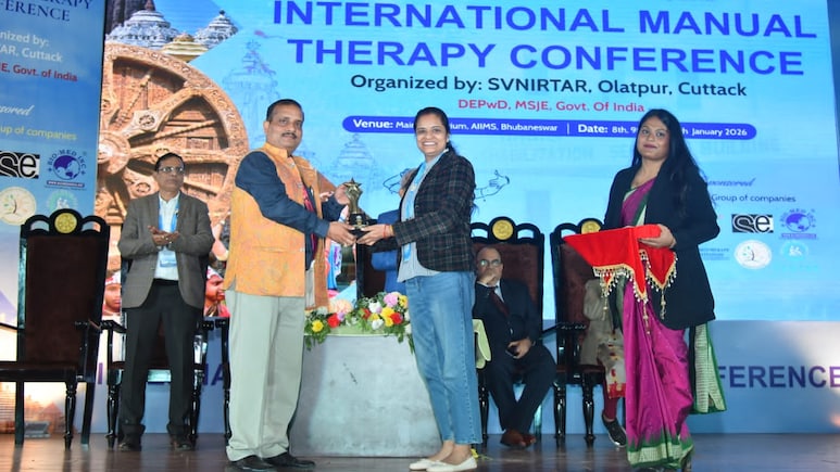 Success Story: सागर की महिला डॉक्टर का कारनामा, अब बिना किसी दवा के मिनटों में दूर&nbsp;होगा प्रसूता का कमर दर्द, विदेशी विशेषज्ञों ने सराहा