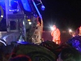 चित्तौड़गढ़-उदयपुर हाईवे पर भीषण सड़क हादसा, सांड को बचाने के चक्कर में डिवाइडर से टकराई ऑल्टो, 4 की मौत